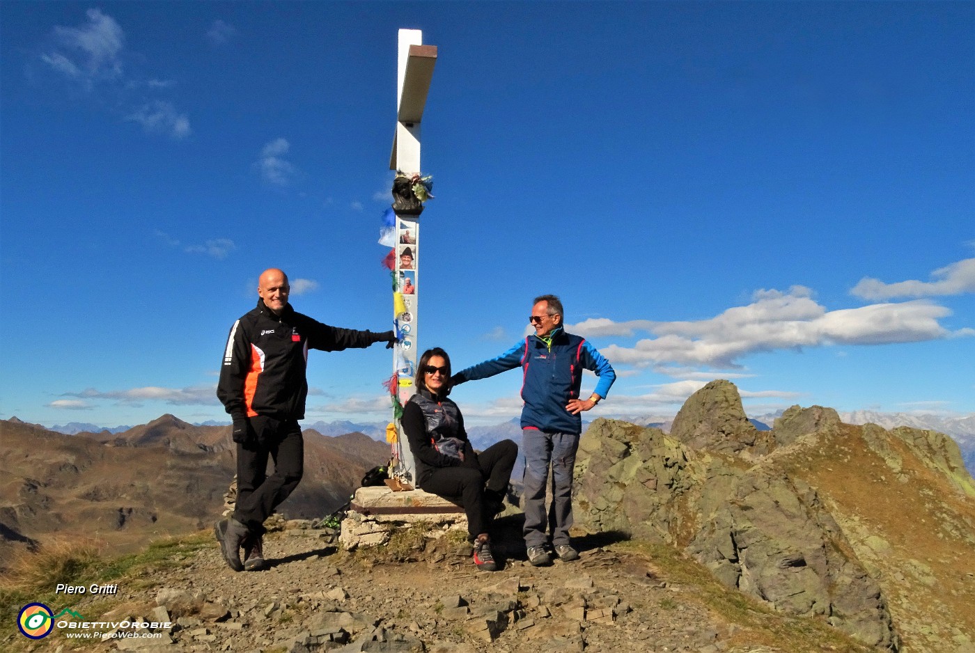 05 Alla croce di vetta di Cima di Valle Pianella  (2349 m).JPG -                                
